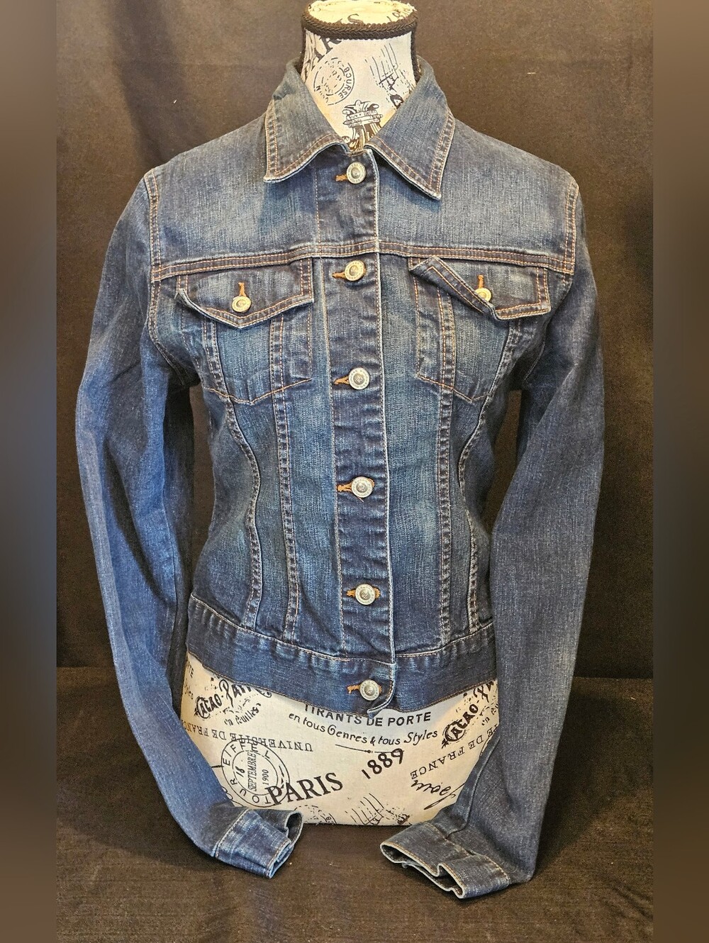Vintage Y2K Rocawear Women's Small Embroidered Denim Trucker Jacket